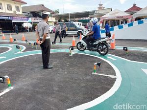 Pemilik Kursus Nyetir: Mampu Beli Mobil Harusnya Mampu Kursus Mengemudi